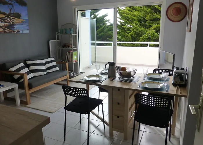 T2 Piscine A 300m De La Apartment *